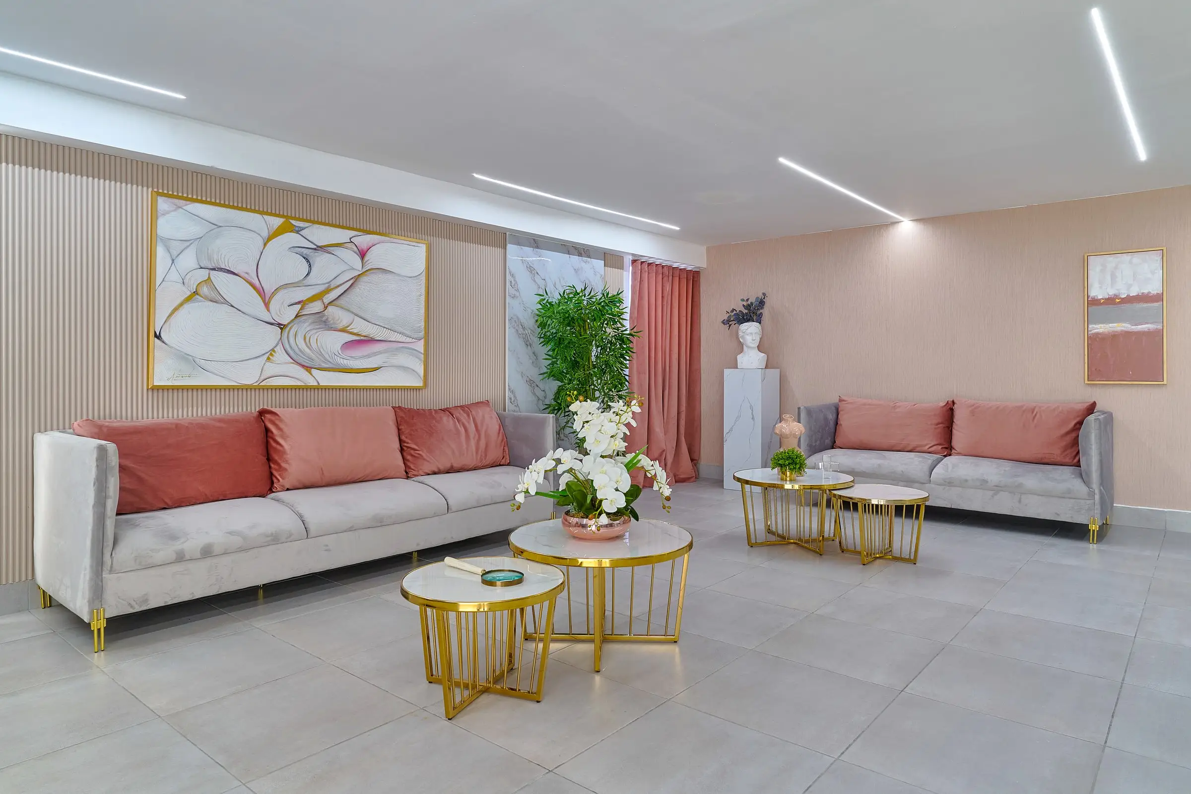 Lounge area in the lobby of Central Suites Tower
